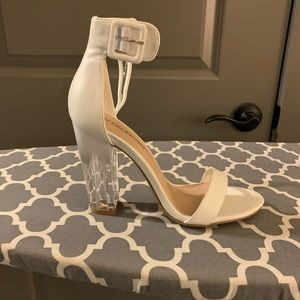 Size 7 white heels